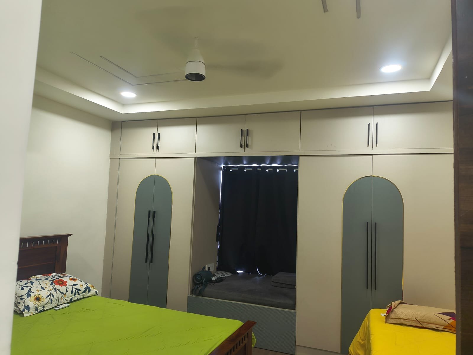 Bedroom wardrobe design